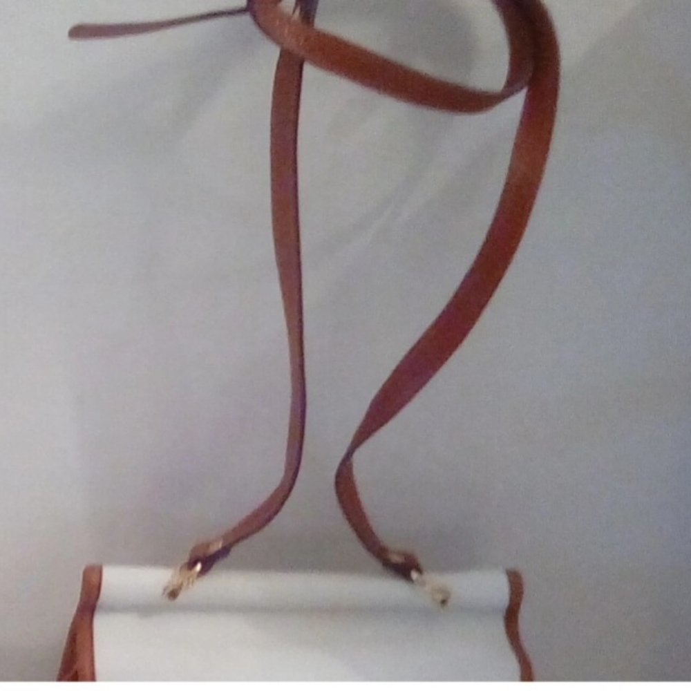 NEW Del Rio LEATHER shoulder Bag - Picture 2 of 6